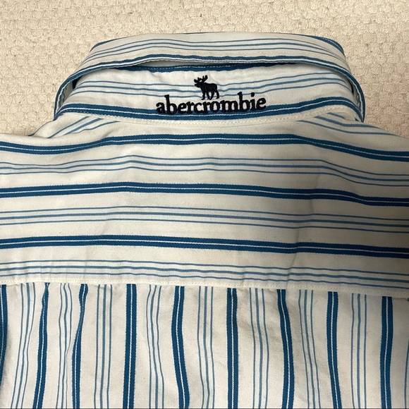 Abercrombie Boy’s Blue Stripes Cotton Button-Down Shirt Size M - Picture 5 of 9